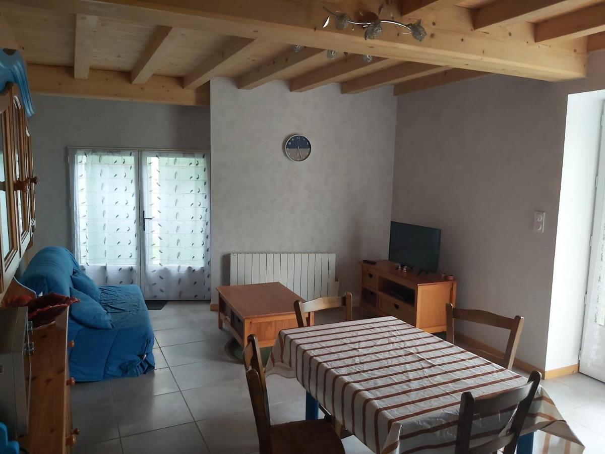 jonzac-gite-lepuits Clion  Extérieur photo